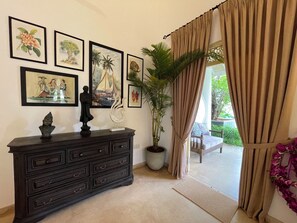 Smart TV 50 polegadas com canais a cabo, livros, aparelho de som