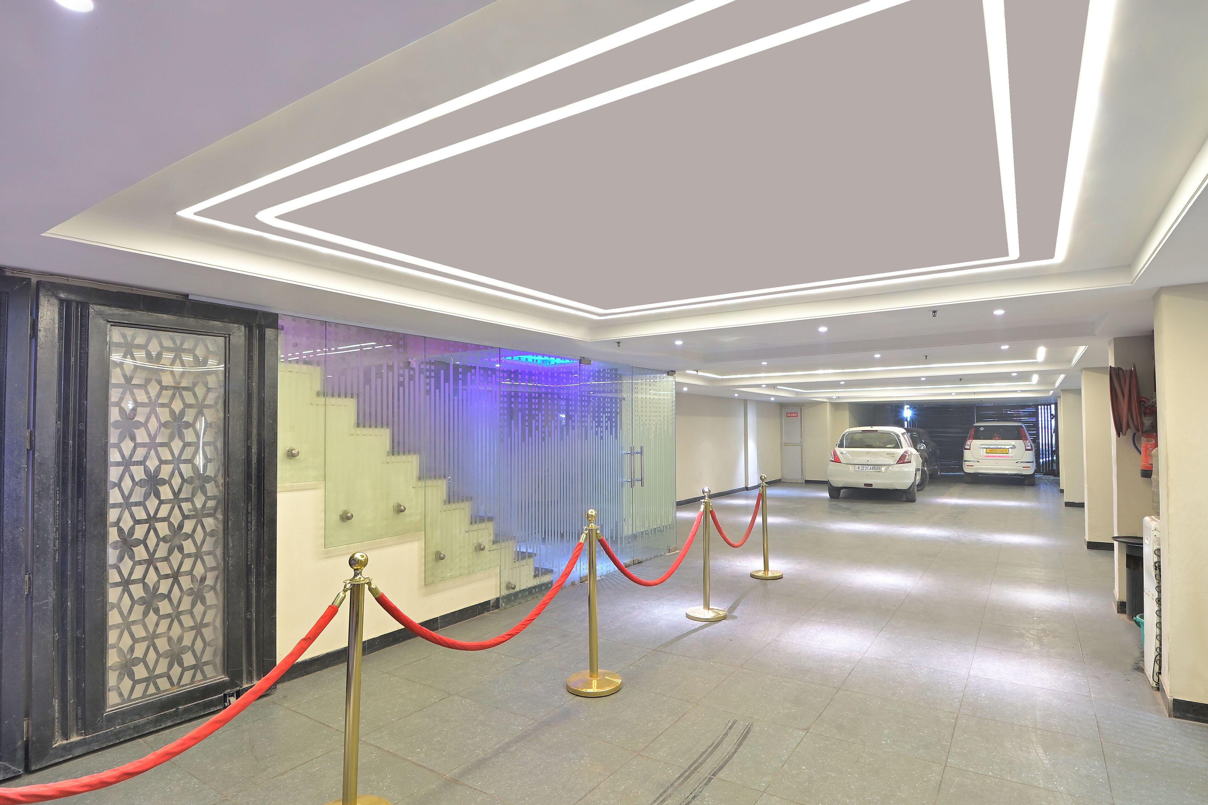 Photo - Hotel Oak Plaza Near Connaught Place & New Delhi Railway Station