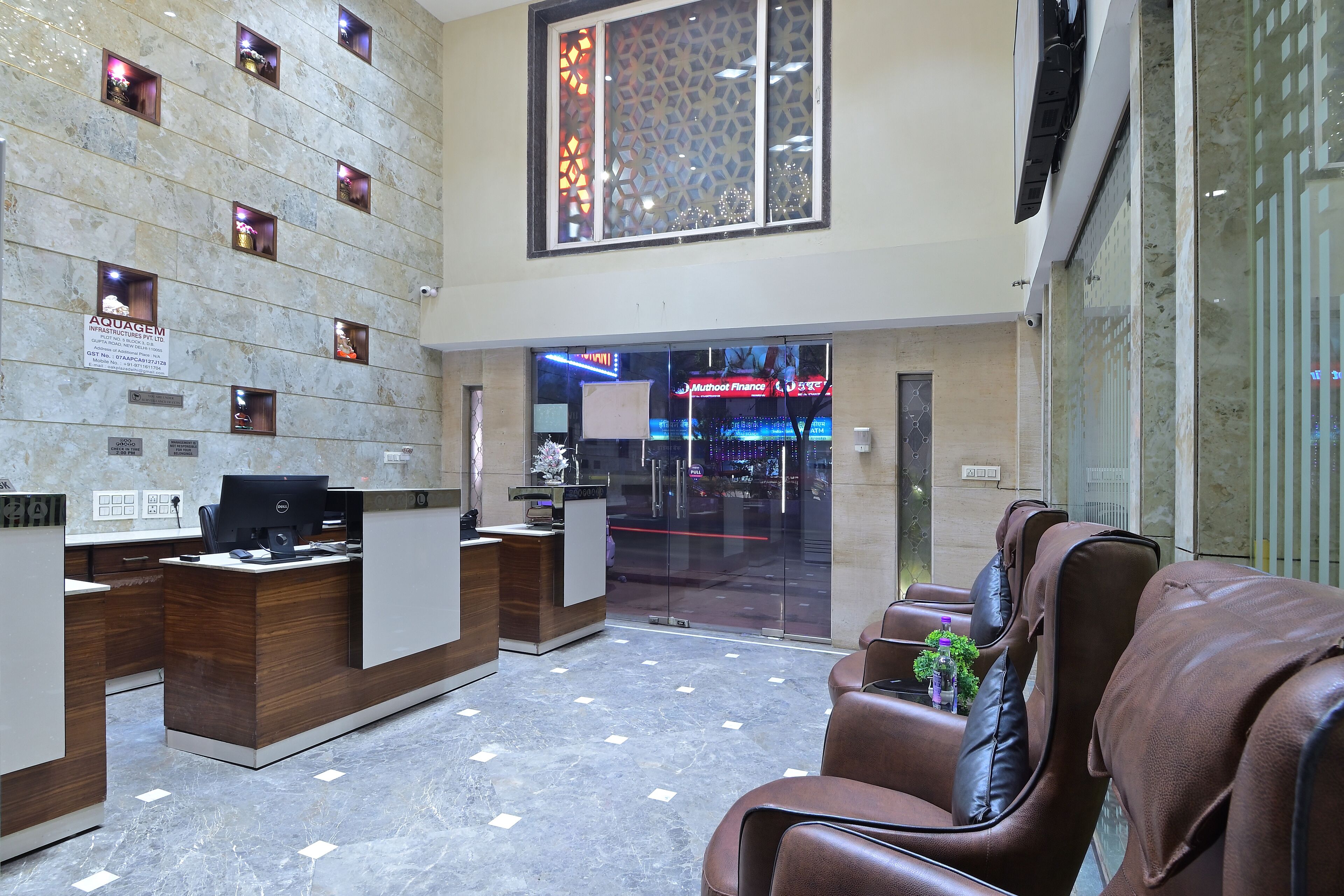 Photo - Hotel Oak Plaza Near Connaught Place & New Delhi Railway Station