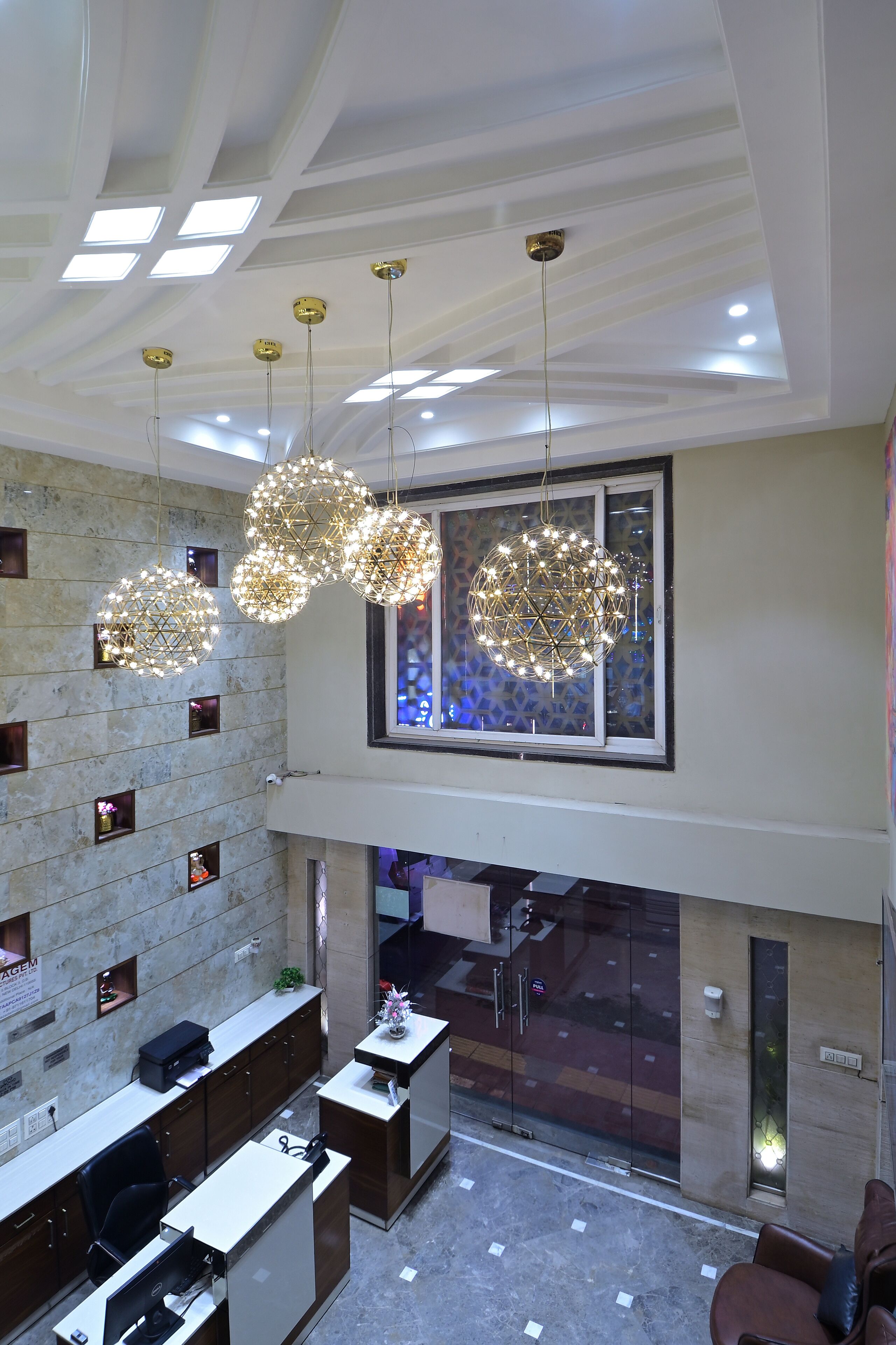 Photo - Hotel Oak Plaza Near Connaught Place & New Delhi Railway Station