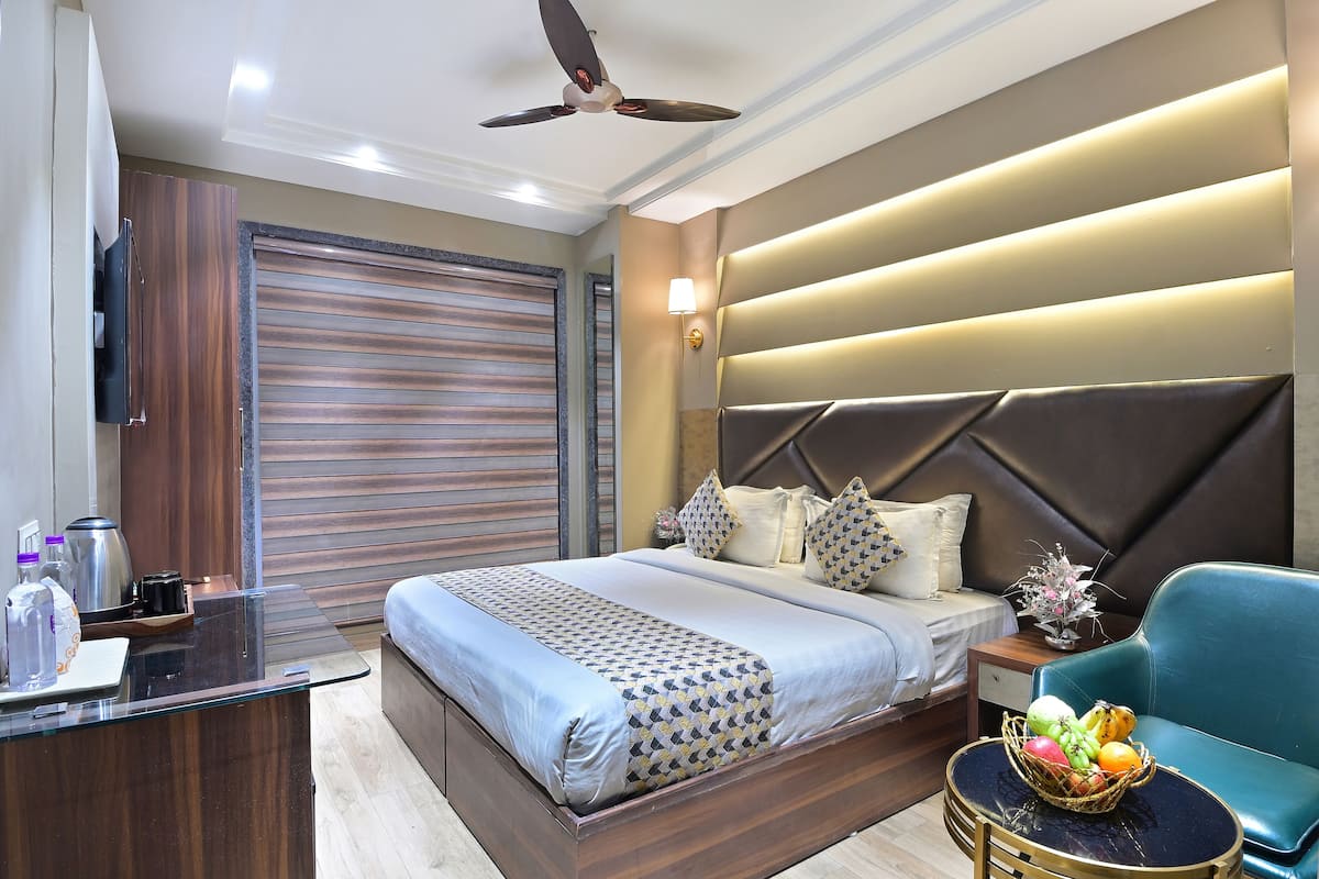 Double Room | Premium bedding, Tempur-Pedic beds, desk, soundproofing