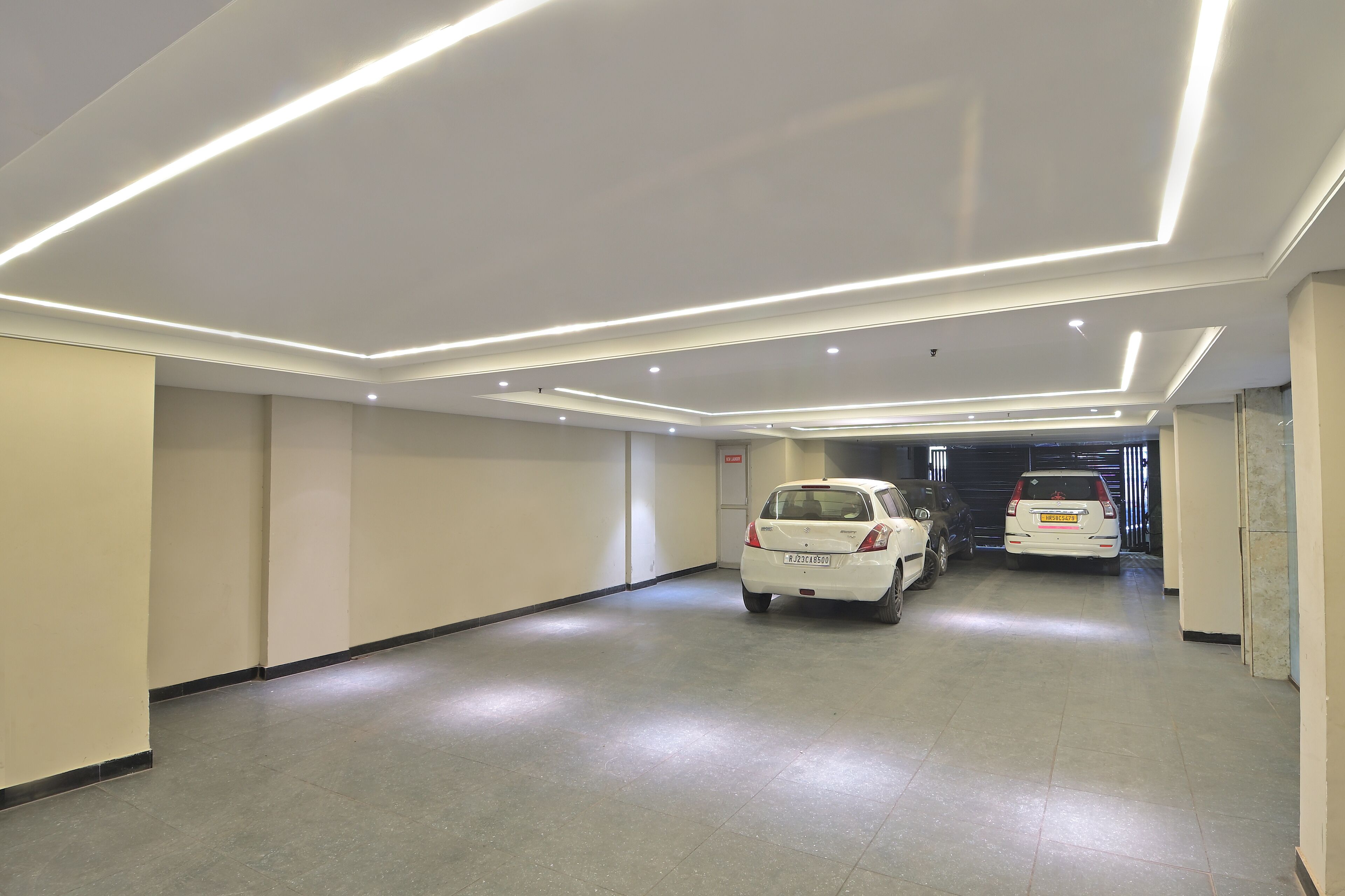 Foto - Hotel Oak Plaza - Free Airport & Train Station Shuttle Service