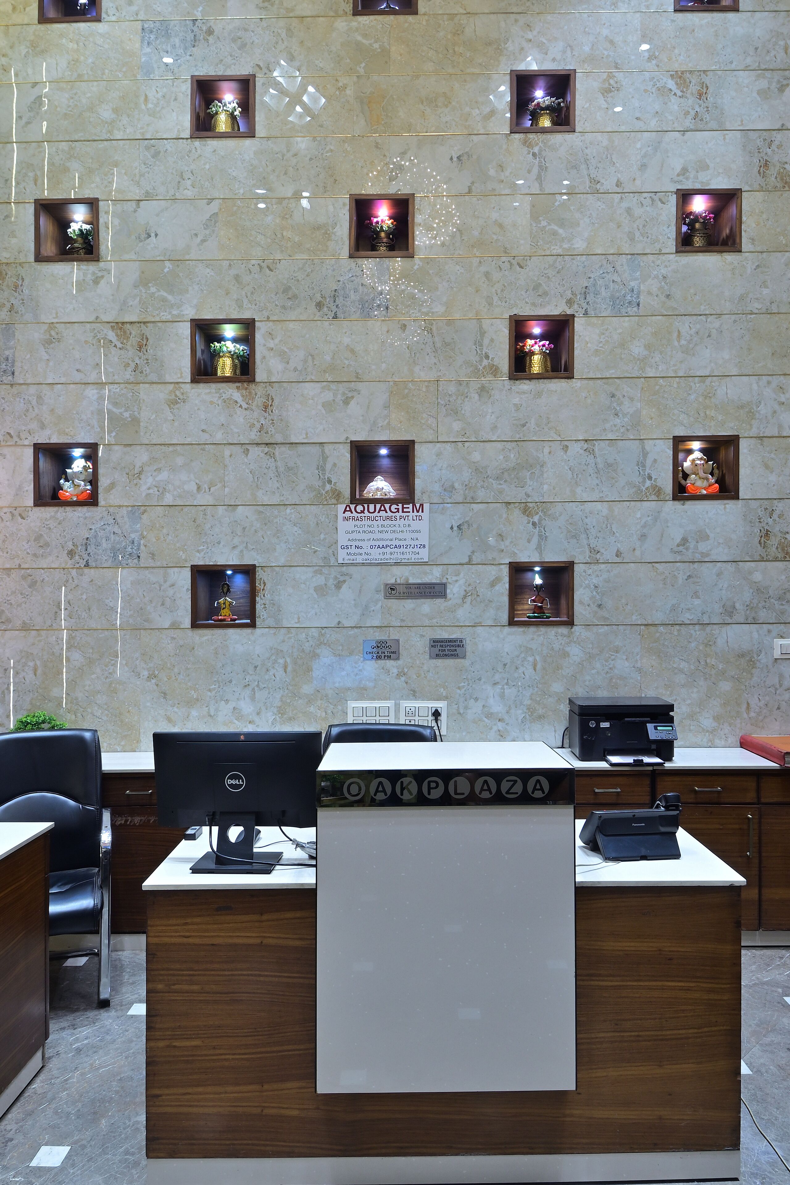 Photo - Hotel Oak Plaza Near Connaught Place & New Delhi Railway Station