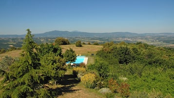 Piscina all'aperto, una piscina riscaldata