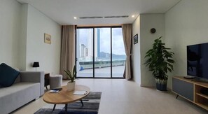 Family Apartment | Desk, free WiFi - Wise Stay Scenia Bay Nha Trang (Nha Trang)