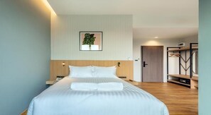 1 chambre, coffres-forts dans les chambres, fer et planche à repasser