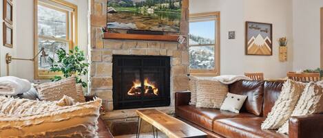 スマートテレビ、暖炉