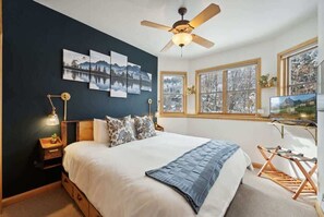 4 chambres, fer et planche à repasser, lit parapluie, Wi-Fi gratuit