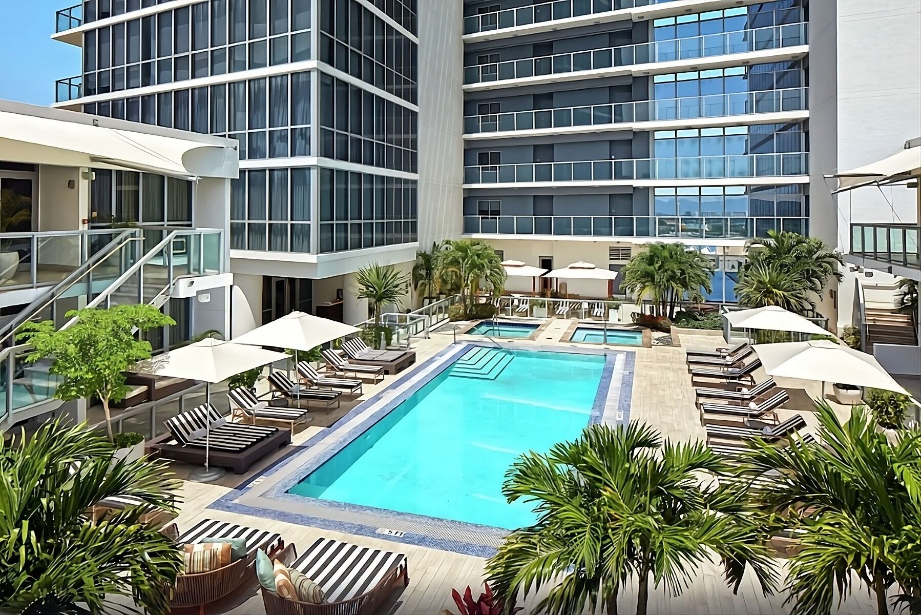 Stylish Suite by the Sea! 2 Spacious Units, Outdoor Pool, Pets Allowed!