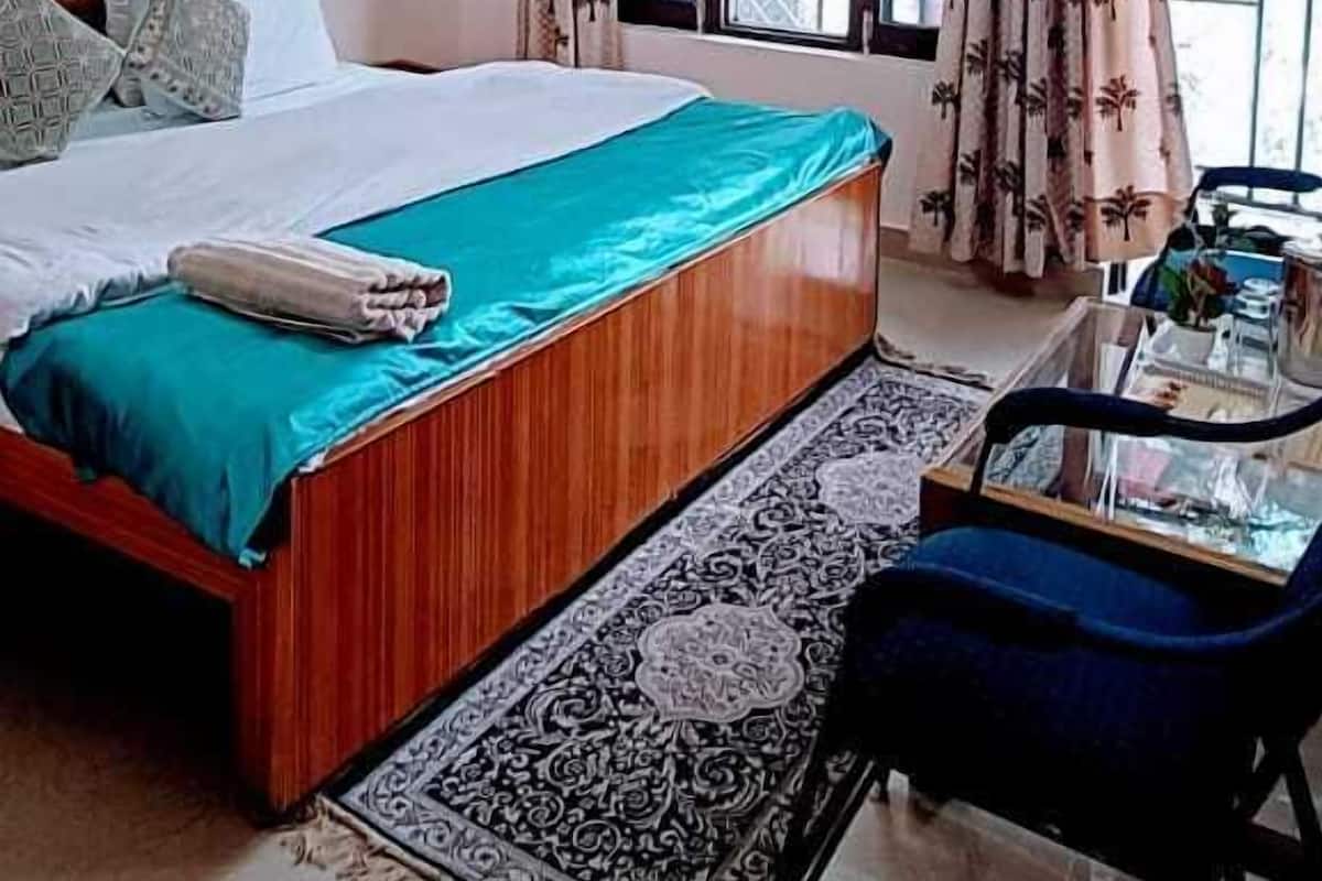 Deluxe Room | 1 bedroom, memory foam beds, free WiFi