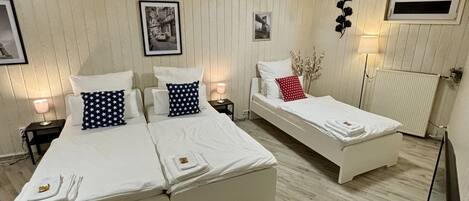 1 bedroom, desk, iron/ironing board, free WiFi