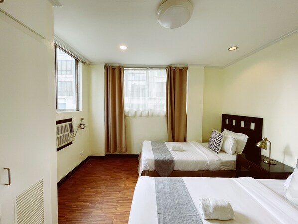 Executive Double Room | Free WiFi, bed sheets