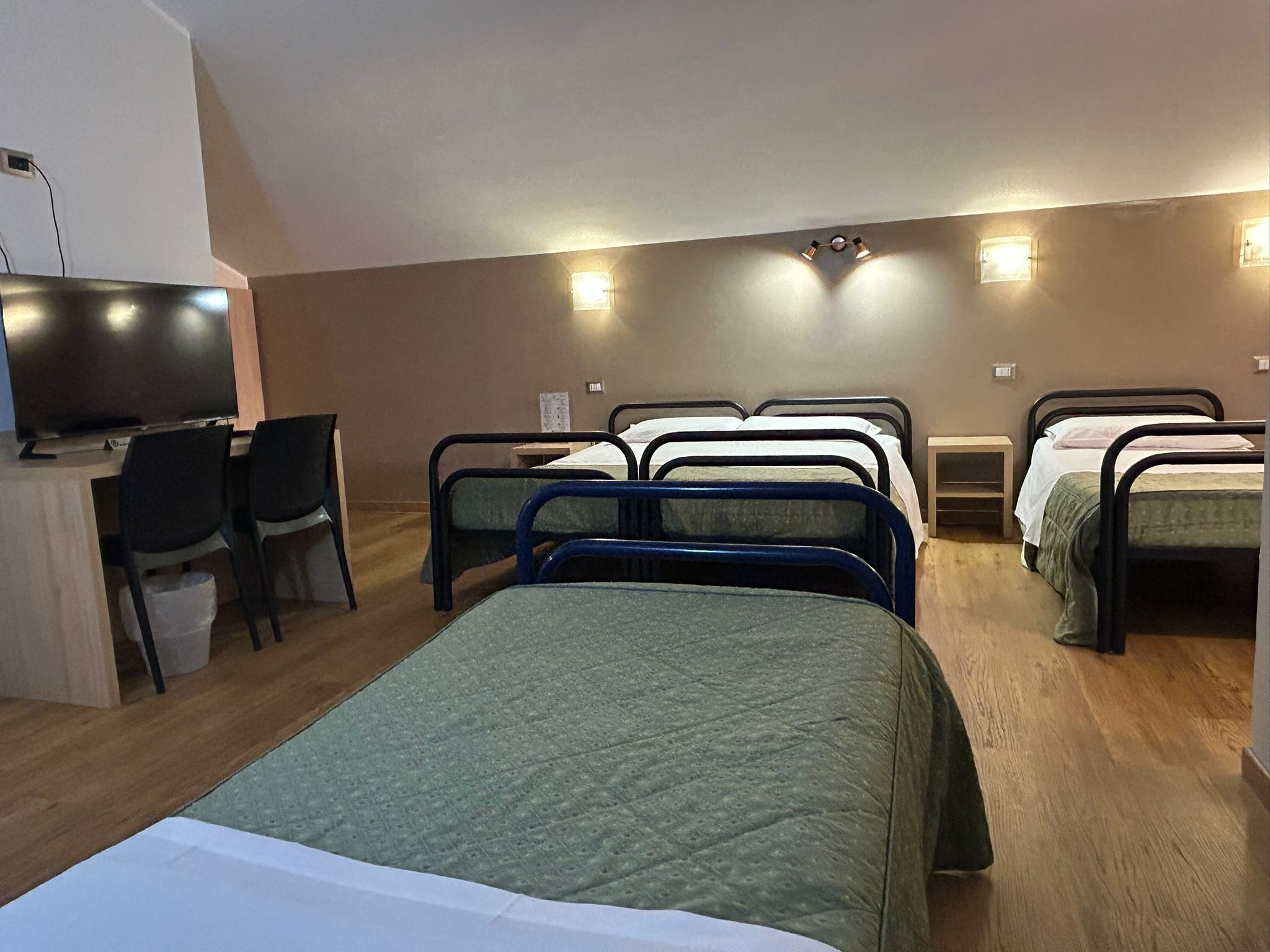 Tabla de planchar con plancha y wifi gratis 