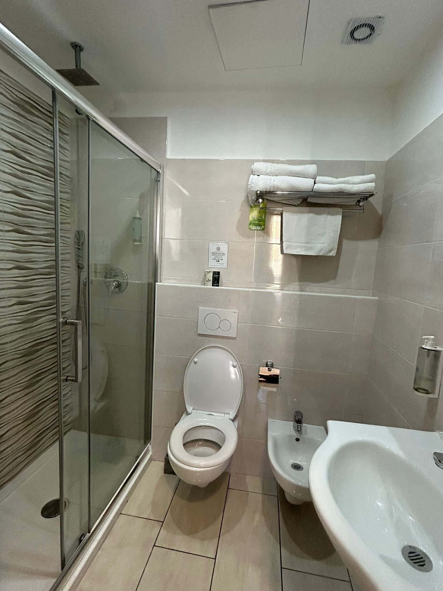 Chambre Standard, 1 lit double | Salle de bain