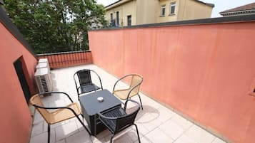 Standard Room, Multiple Beds | Terrace/patio