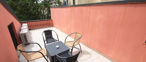 Standard Room, Multiple Beds | Terrace/patio