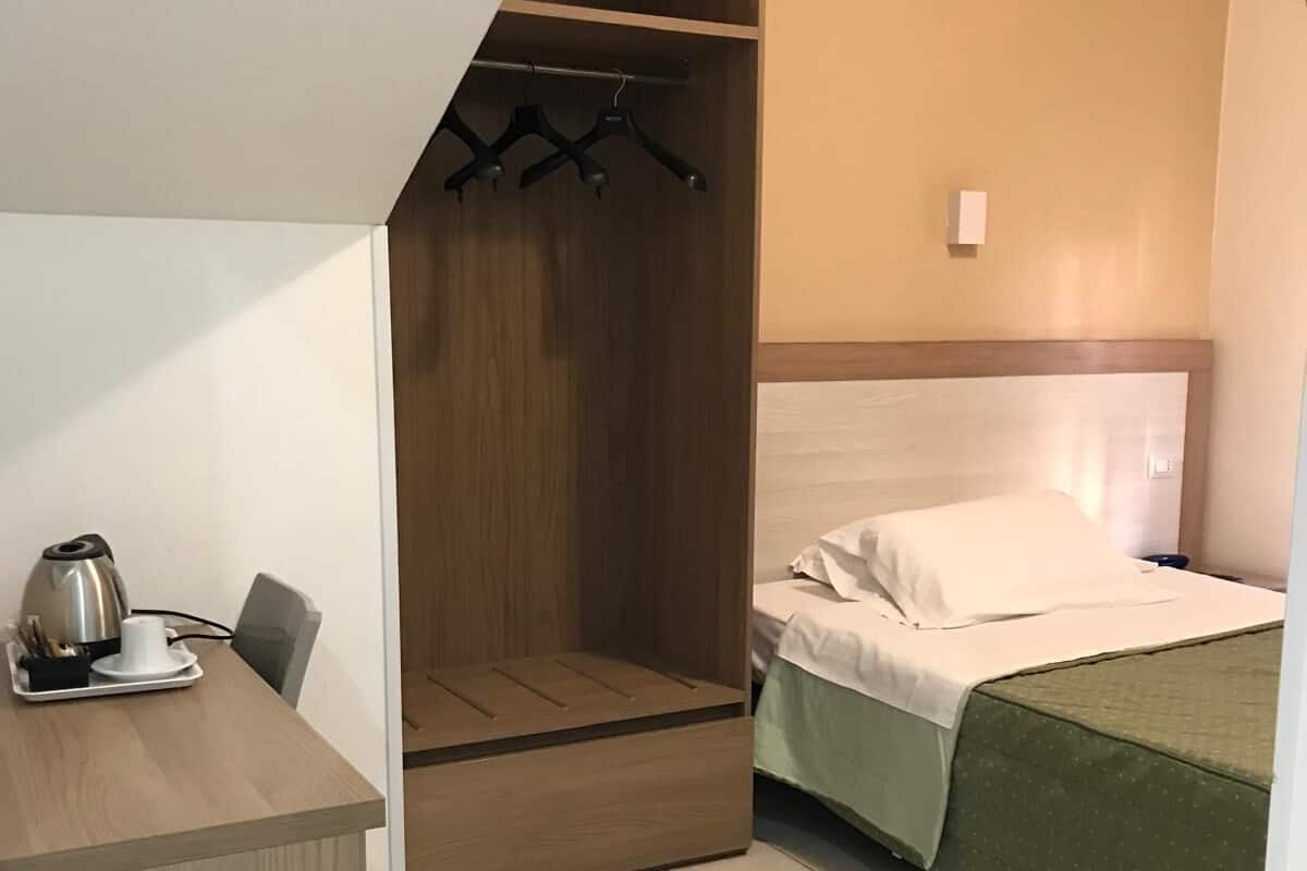 Standard Room, 1 Large Twin Bed | Iron/ironing board, free WiFi