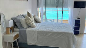 Iron/ironing board, free WiFi, bed sheets