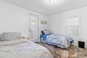 5 bedrooms, WiFi, bed sheets
