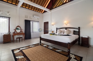 Panoramic Villa, 1 King Bed, Mountain View | 1 bedroom, in-room safe, desk, free WiFi
