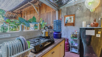 Fridge, cleaning supplies, freezer, ice maker