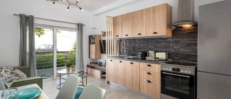 Réfrigérateur, four, plaque de cuisson, lave-vaisselle