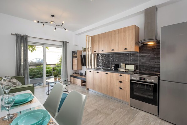 Réfrigérateur, four, plaque de cuisson, lave-vaisselle