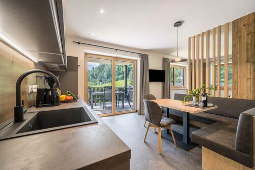 Apartment "Wiesgut Jonagold" with Mountain View, Private Terrace and Wi-Fi