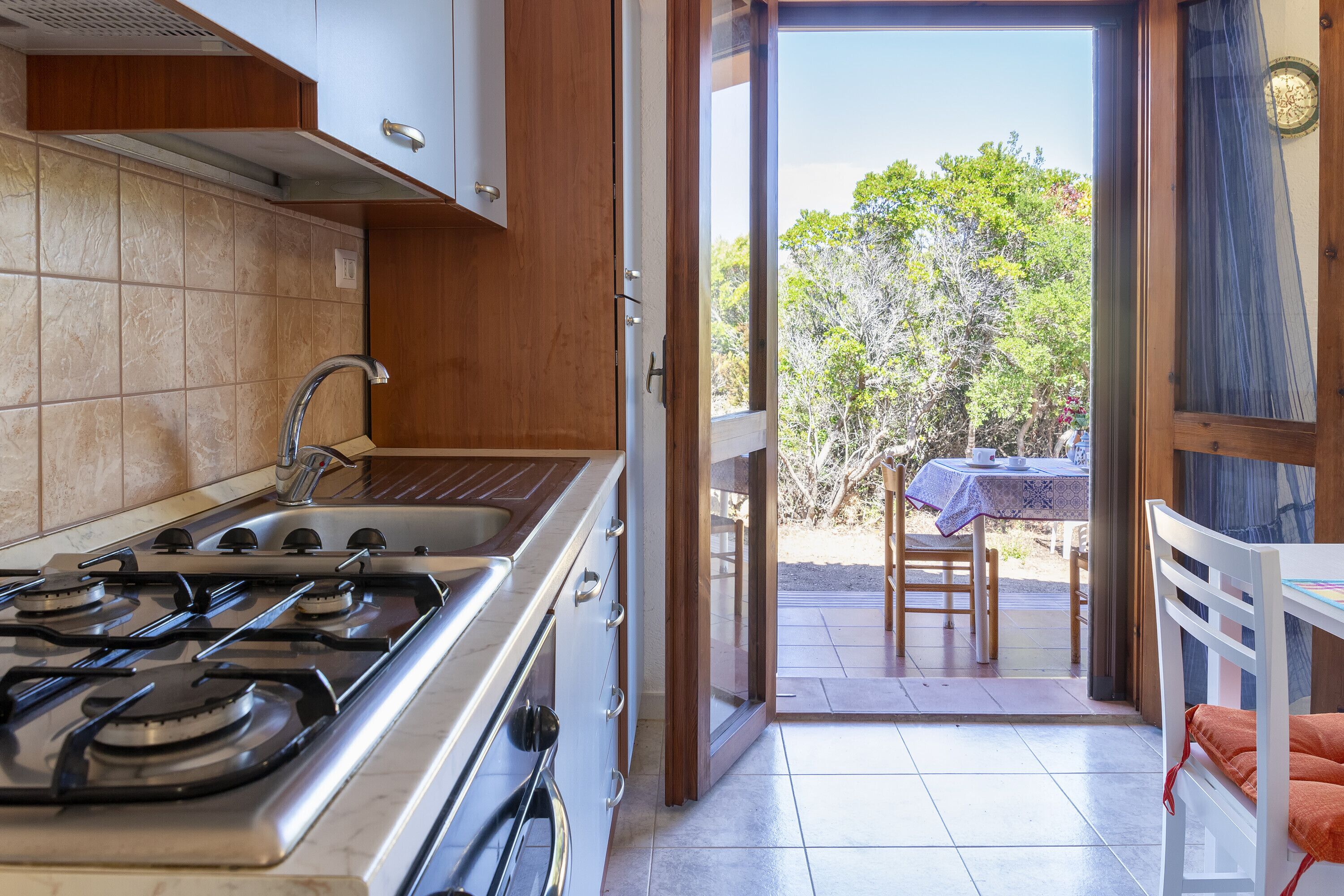 Kühlschrank, Ofen, Herdplatte, Wasserkocher