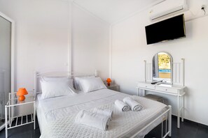 1 chambre, fer et planche à repasser, Wi-Fi gratuit, draps fournis