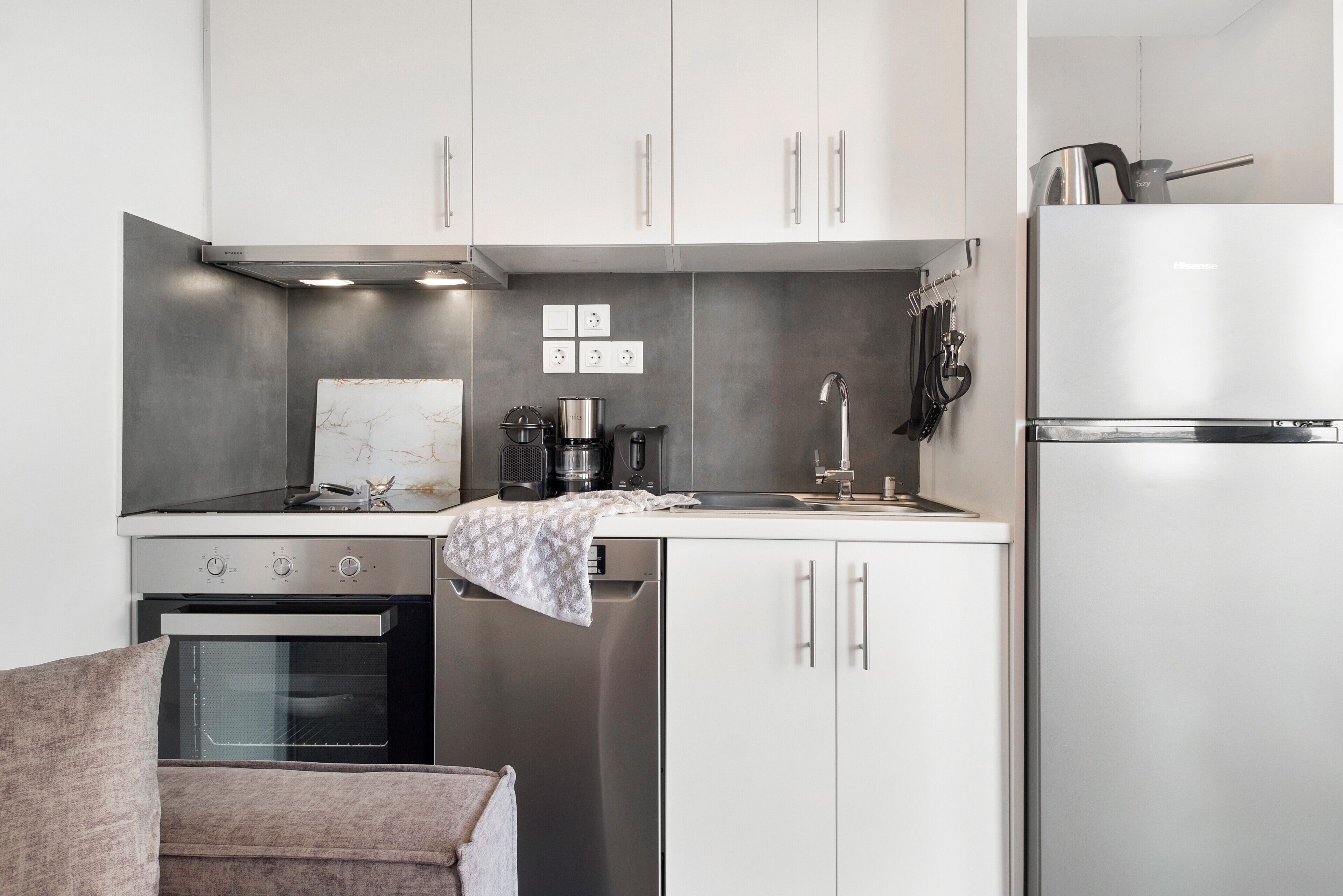 Køleskab, ovn, kogeplade, opvaskemaskine