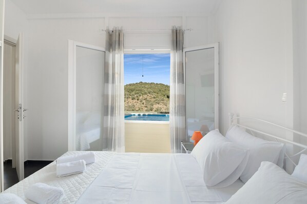 1 chambre, fer et planche à repasser, Wi-Fi gratuit, draps fournis