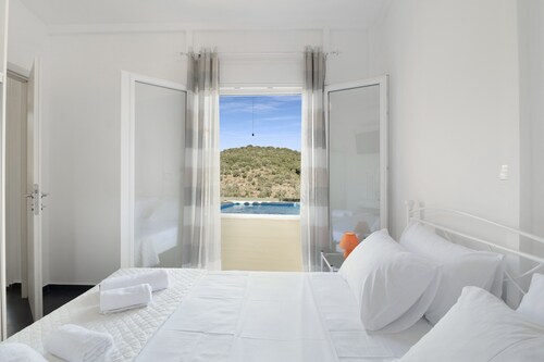 Villa "Amaryllis" with Sea View, 2 Private Terraces & Wi-Fi