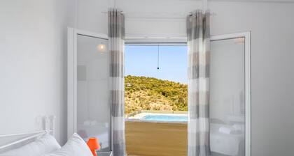 Villa "Μyrtali" with Sea View, 2 Private Terraces & Wi-Fi