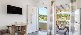 Villa "Μyrtali" with Sea View, 2 Private Terraces & Wi-Fi