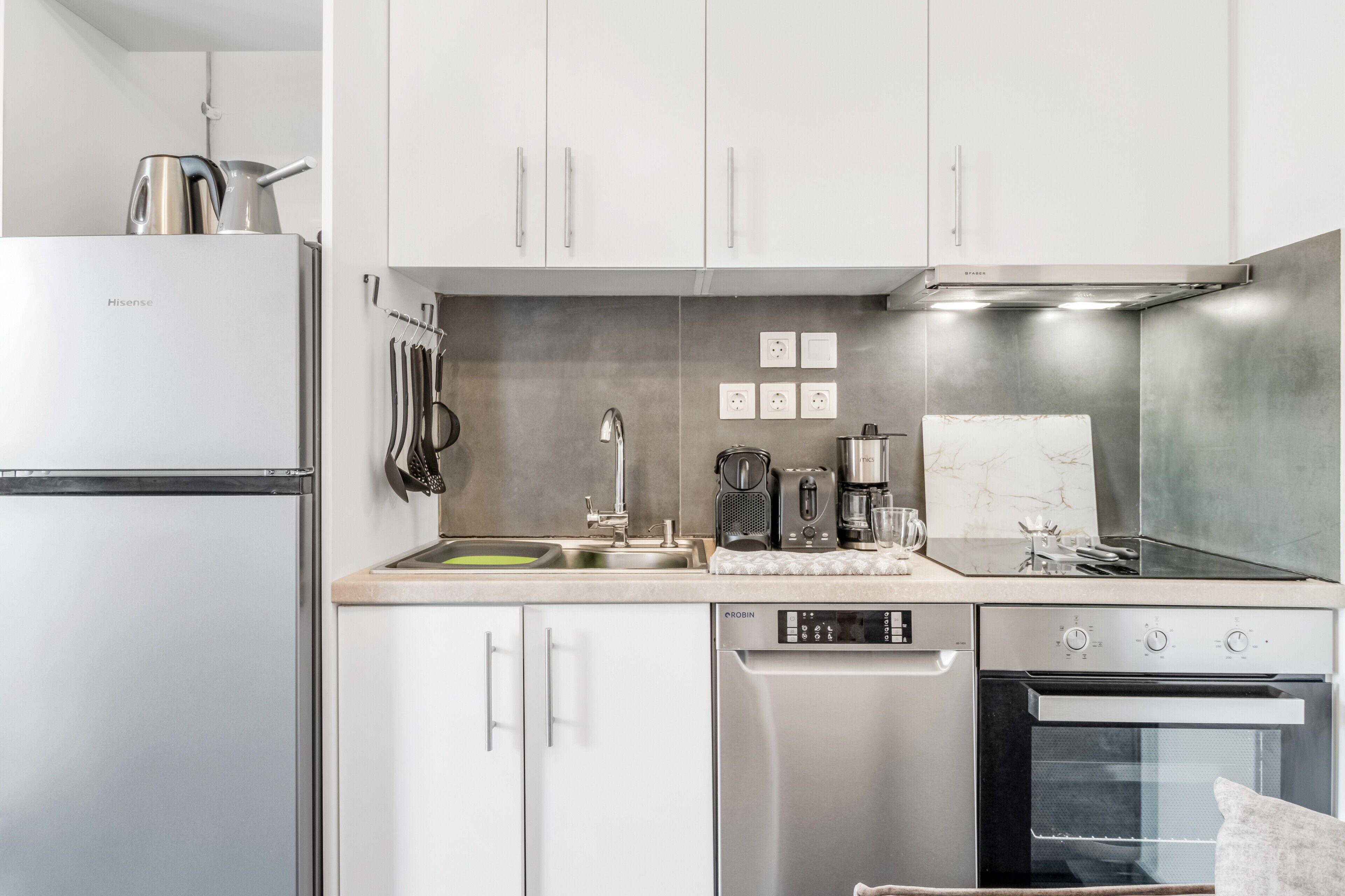 Kühlschrank, Ofen, Herdplatte, Geschirrspüler