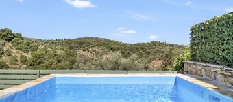 Villa "Μyrsini" with Sea View, 2 Private Terraces, Private Pool & Wi-Fi