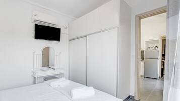 1 bedroom, iron/ironing board, free WiFi, bed sheets