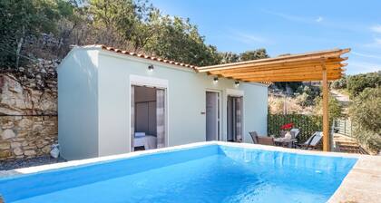 Villa "Μyrsini" with Sea View, 2 Private Terraces, Private Pool & Wi-Fi