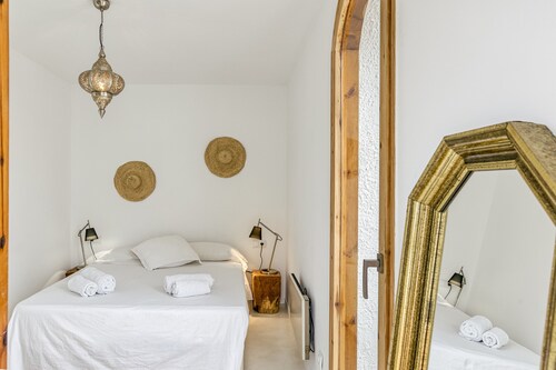 Holiday Home 'Villa La Barrufa' with Shared Pool, Private Terrace and Wi-Fi