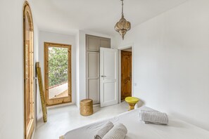 4 chambres, fer et planche à repasser, Wi-Fi gratuit, draps fournis