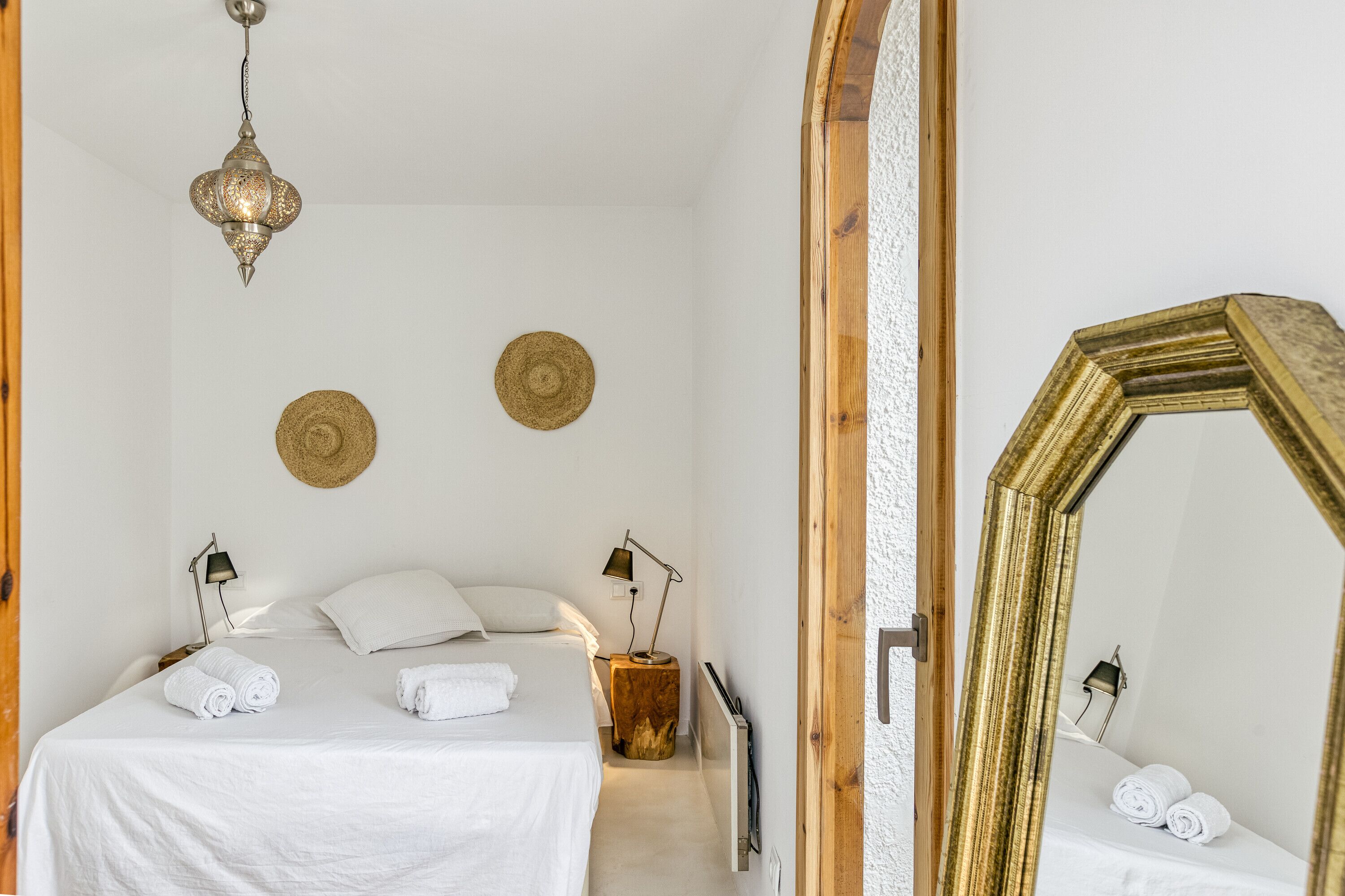 4 dormitorios, tabla de planchar con plancha, wifi gratis y ropa de cama