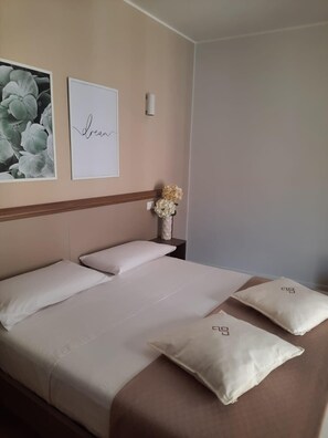 In-room safe, desk, iron/ironing board, free WiFi - Dimora Donna Dora (San Martino in Pensilis)