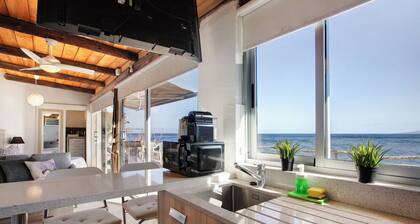 Vacation Home 'La Terraza Del Mar' with Sea View, Terrace & Wi-Fi