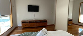 Spacious Home Close to CBD and River Front