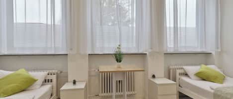 3 bedrooms, iron/ironing board, travel crib, free WiFi
