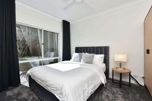 6 chambres, bureau, fer et planche à repasser, accès au Wi-Fi (inclus)