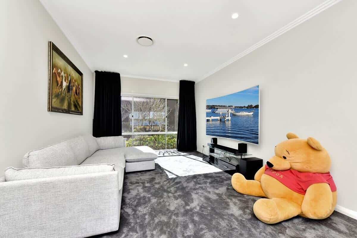 Smart TV, fireplace, offices