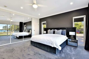 6 bedrooms, desk, iron/ironing board, free WiFi - Lake Palm Resort Luxury Waterfront on 3 acres (Dora Creek)