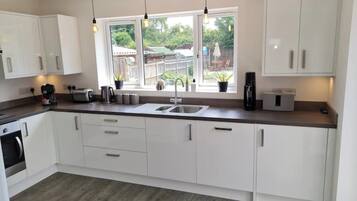 Microwave, dishwasher